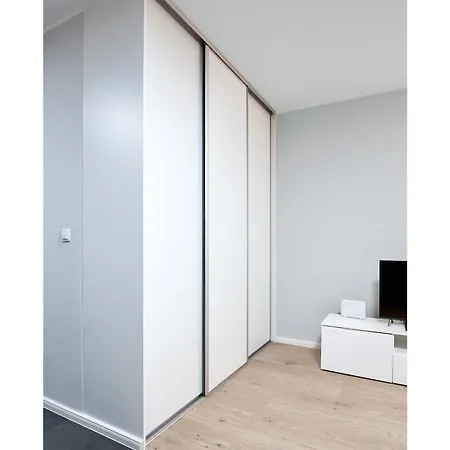 Posnania Chic By Bookinghost *