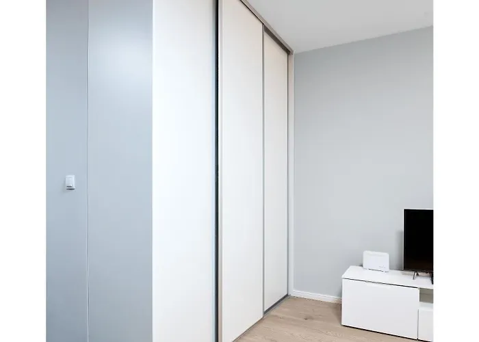 Posnania Chic By Bookinghost *